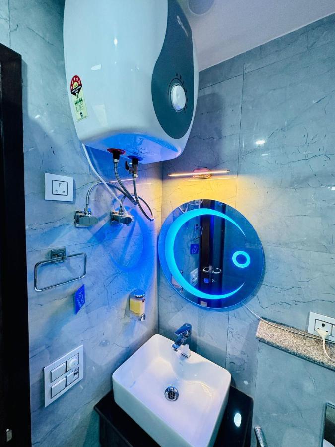 Samrat Residency 10 Mints Walking Distance Nizamuddin Railway Station 4* New Delhi