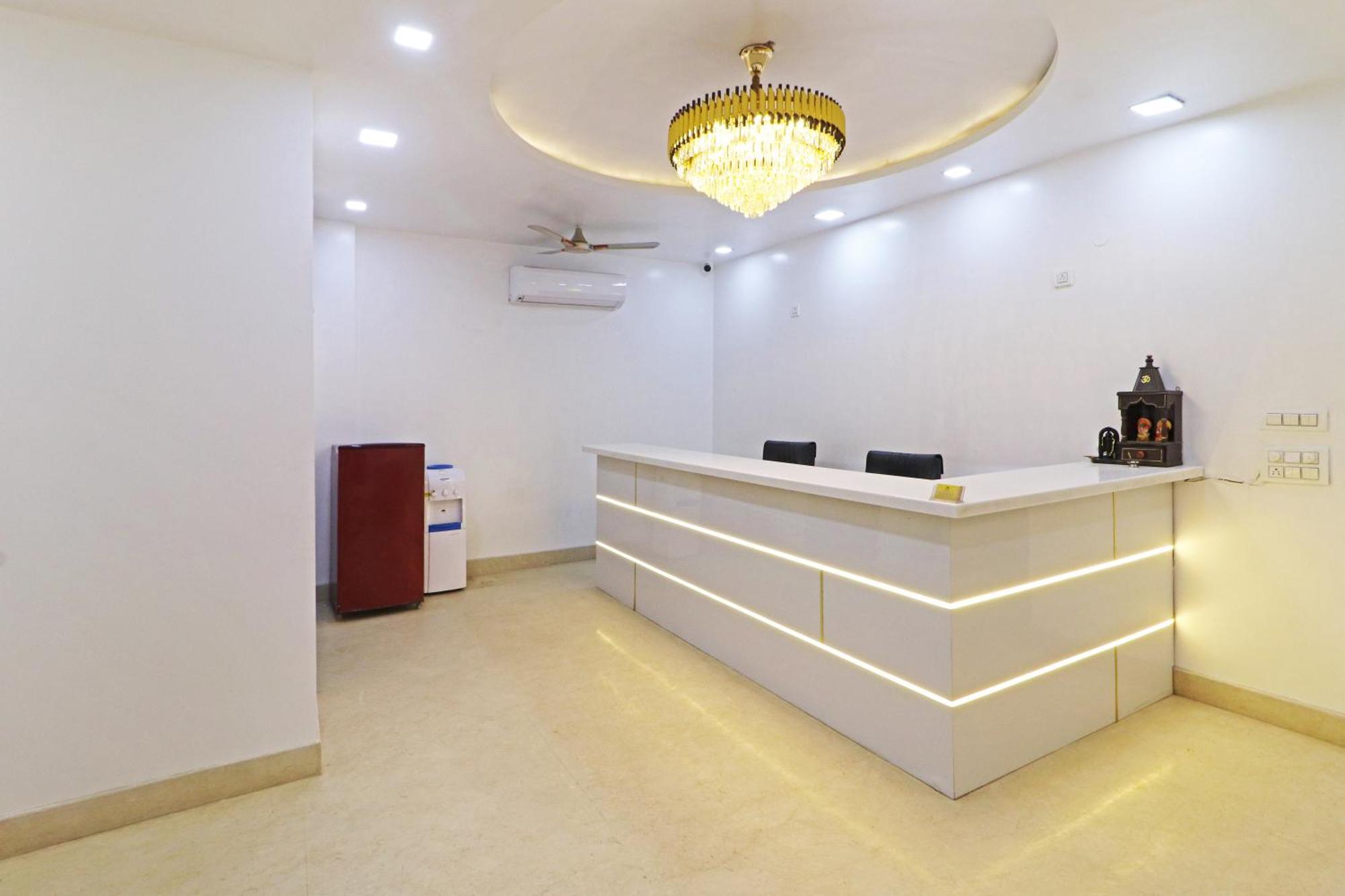 Samrat Residency 10 Mints Walking Distance Nizamuddin Railway Station 4* New Delhi