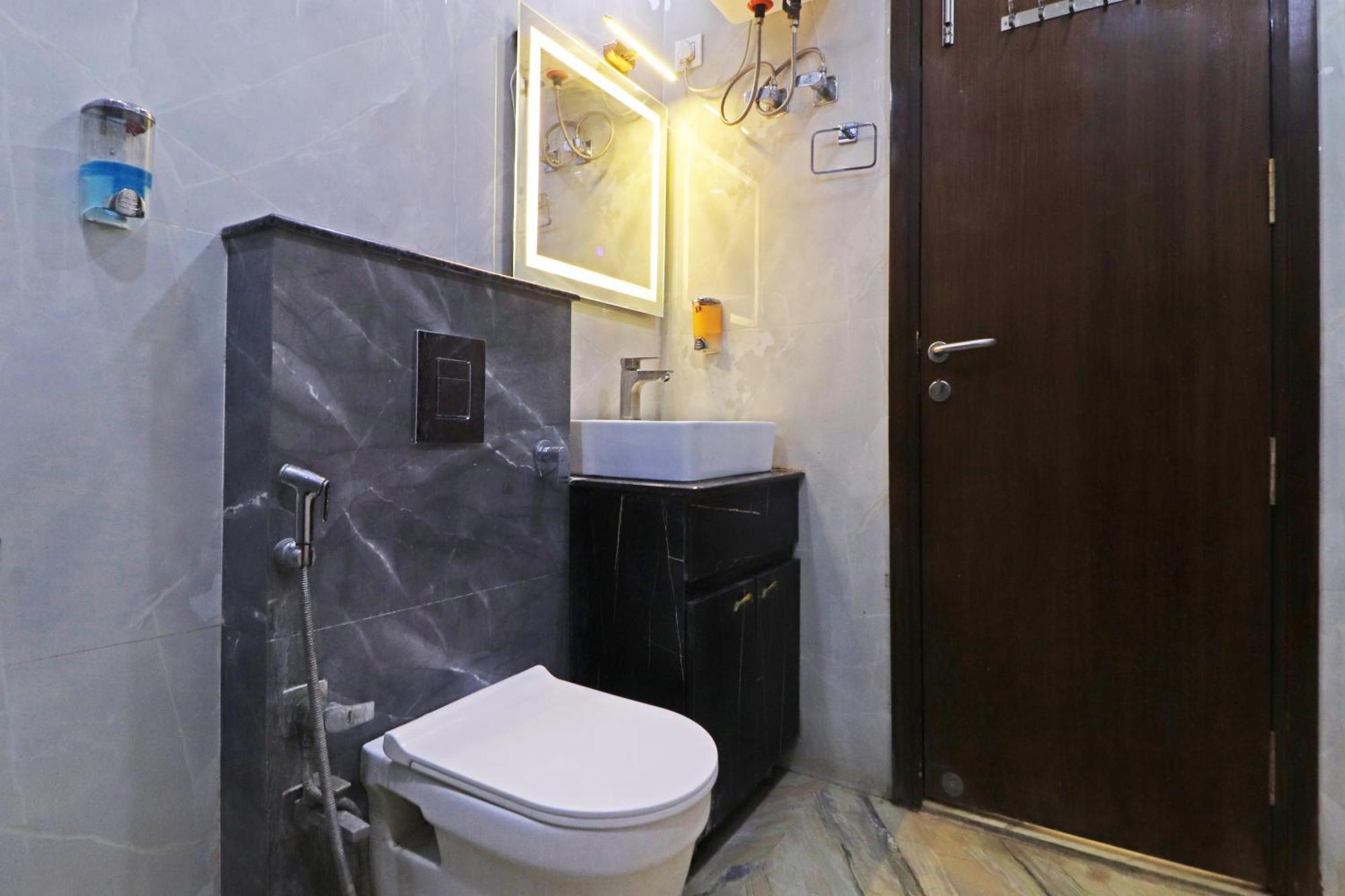 Hotel Samrat Residency 10 Mints Walking Distance Nizamuddin Railway Station New Delhi