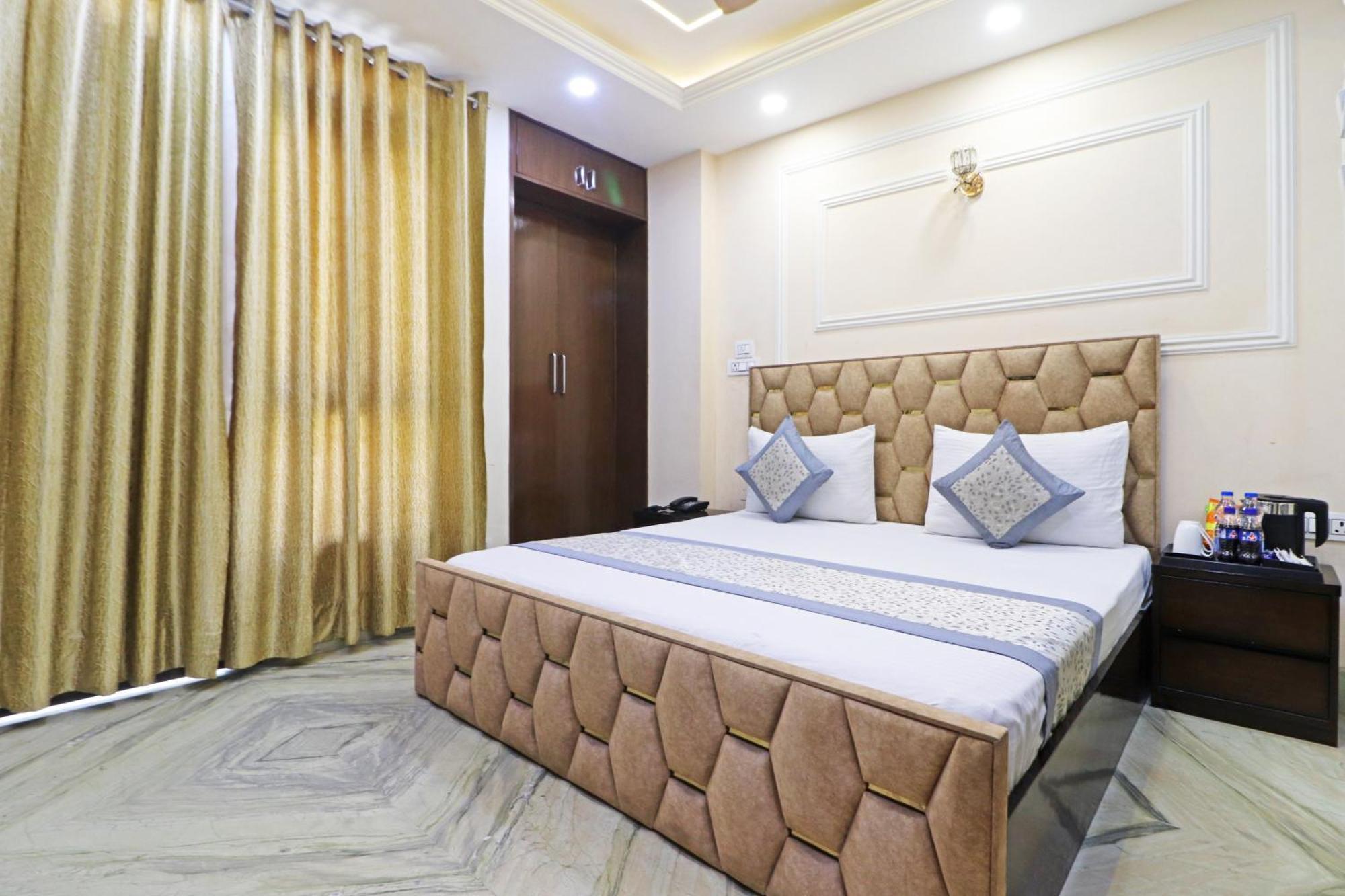 Samrat Residency 10 Mints Walking Distance Nizamuddin Railway Station Hotel New Delhi