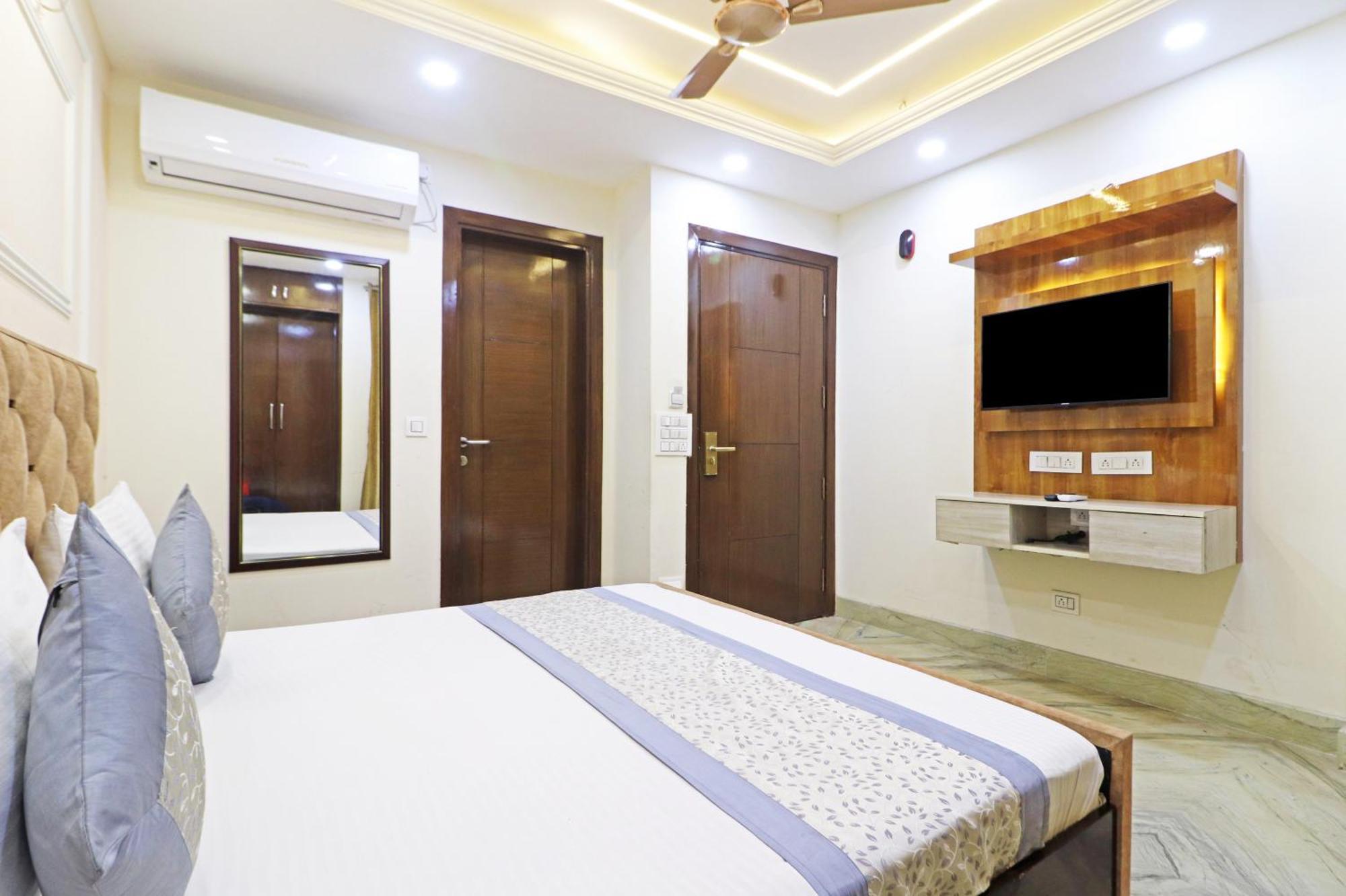 Samrat Residency 10 Mints Walking Distance Nizamuddin Railway Station 4* New Delhi