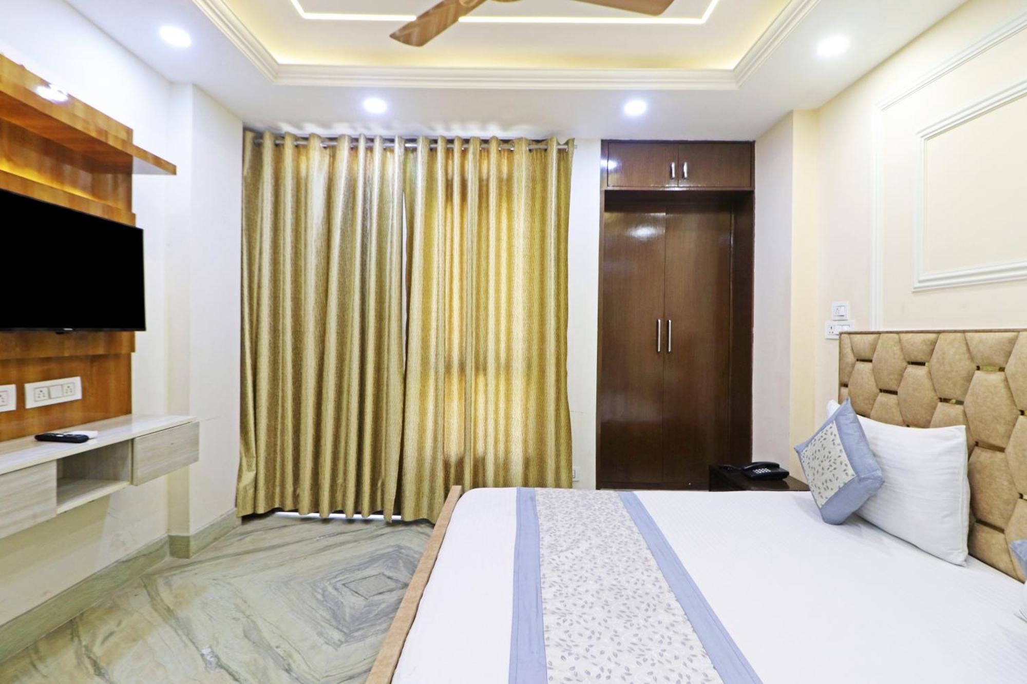Samrat Residency 10 Mints Walking Distance Nizamuddin Railway Station Hotel
