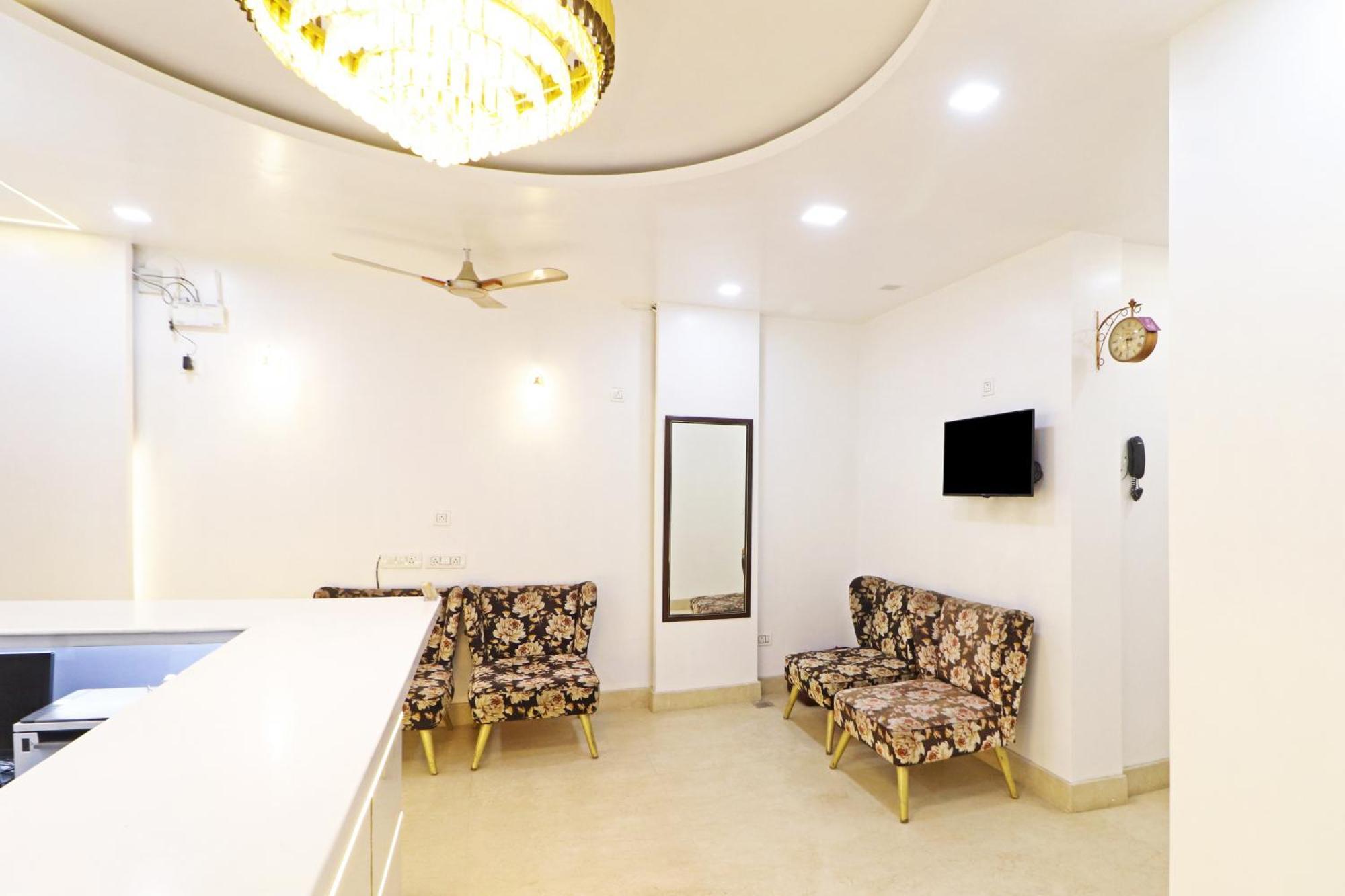 Hotel Samrat Residency 10 Mints Walking Distance Nizamuddin Railway Station