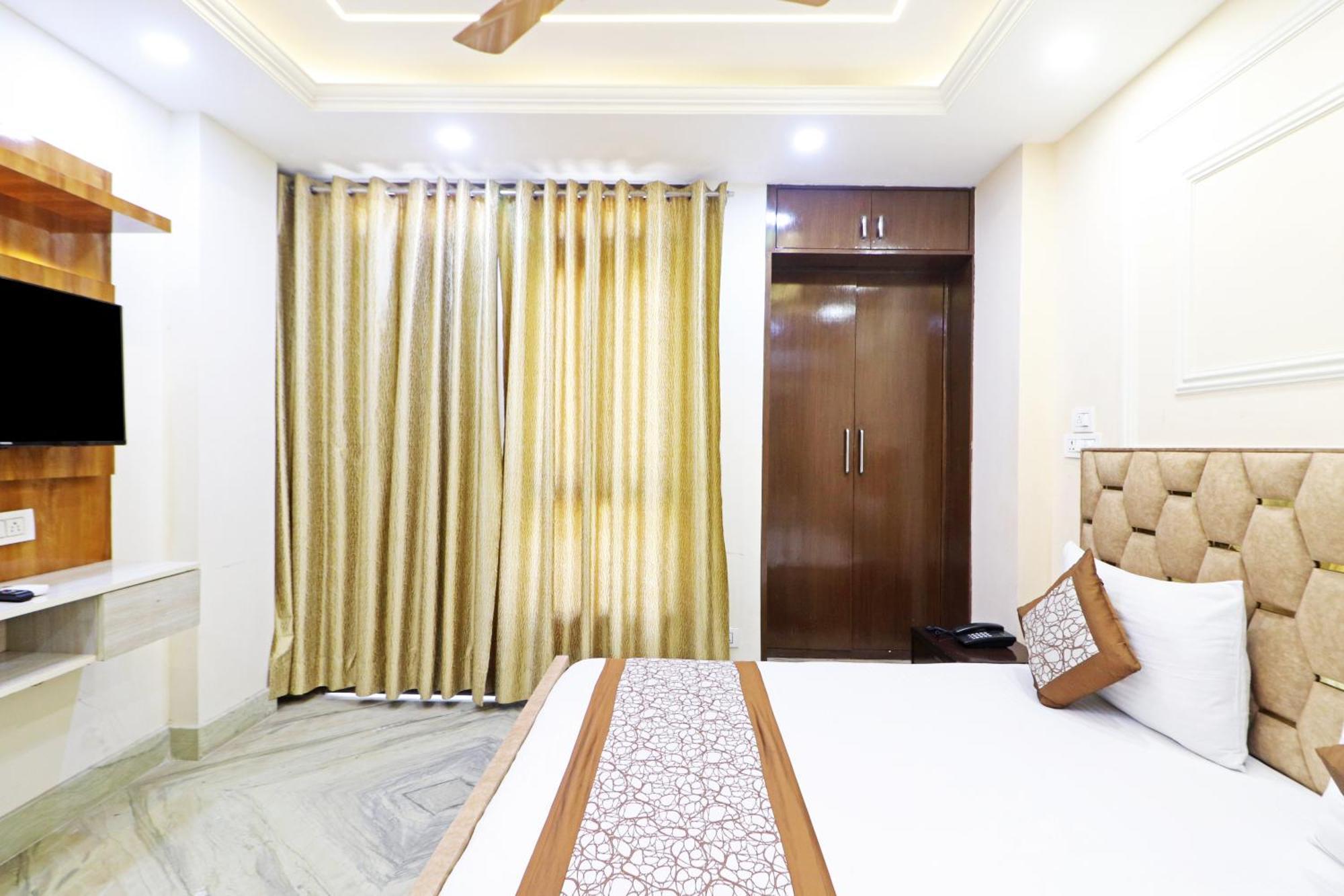 Samrat Residency 10 Mints Walking Distance Nizamuddin Railway Station New Delhi
