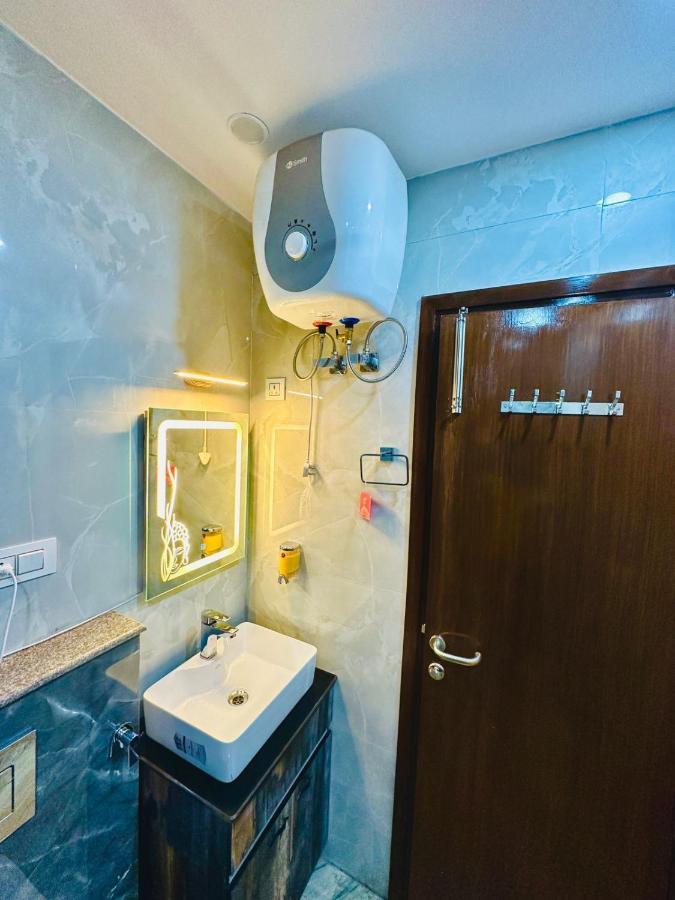Hotel Frankstay By Samrat Residency 10 Mints Walking Distance Nizamuddin Railway Station 4*